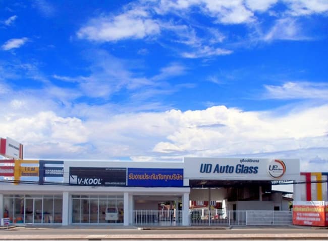 UD AUTO GLASS สาขา สกลนคร - ศูนย์บริการเปลี่ยนกระจกรถยนต์