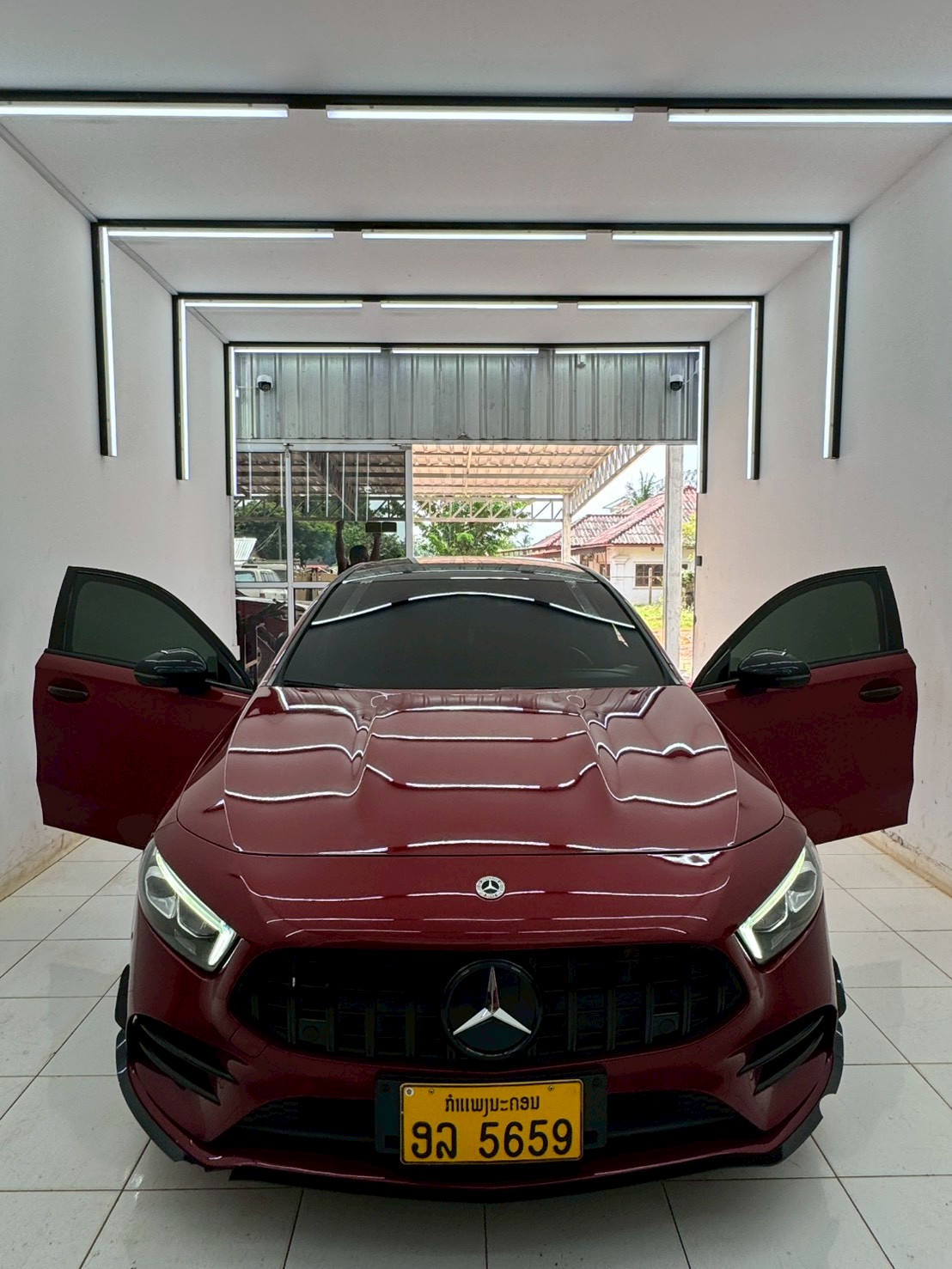 ผลงานเปลี่ยนกระจก Mercedes-Benz A180